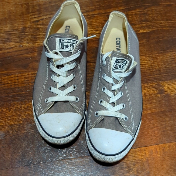 Converse - Picture 1 of 4